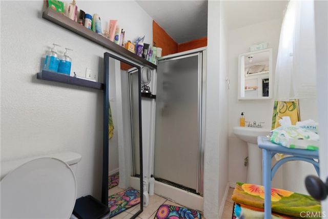 608 W 52nd, Los Angeles, CA 90037