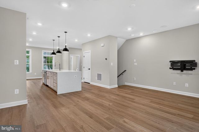 3722 MCLEAN AVE, Fairfax, VA 22030