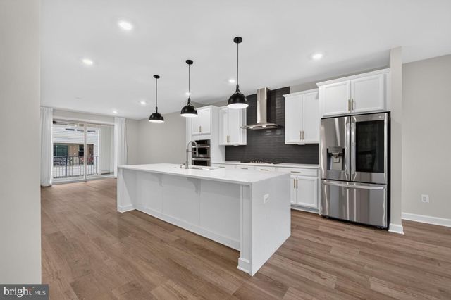 3722 MCLEAN AVE, Fairfax, VA 22030