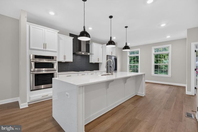 3722 MCLEAN AVE, Fairfax, VA 22030