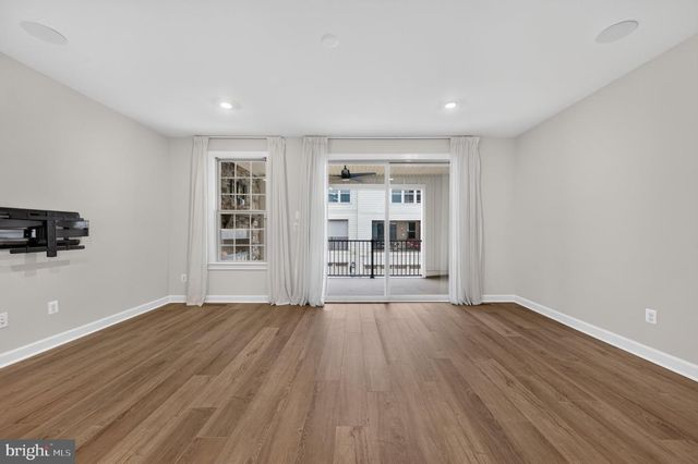 3722 MCLEAN AVE, Fairfax, VA 22030