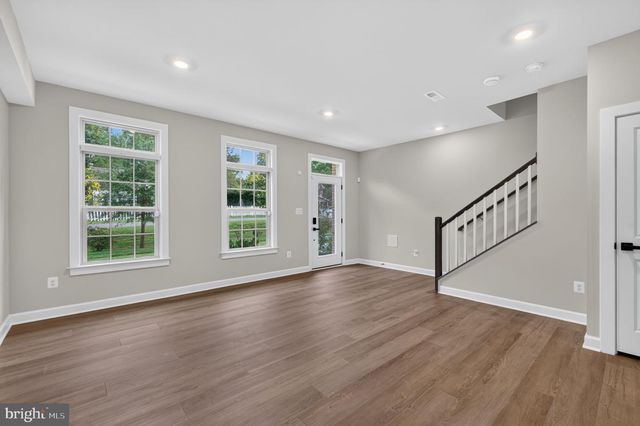 3722 MCLEAN AVE, Fairfax, VA 22030
