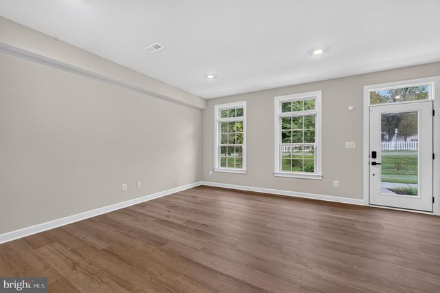 3722 MCLEAN AVE, Fairfax, VA 22030