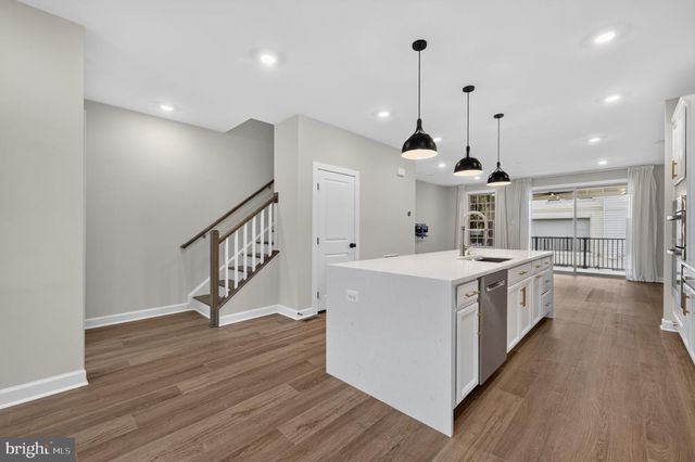 3722 MCLEAN AVE, Fairfax, VA 22030