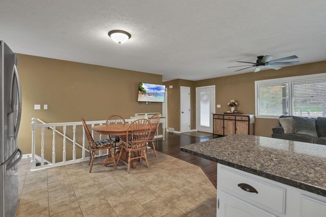 2204 Apple Valley Drive, Howard, OH 43028