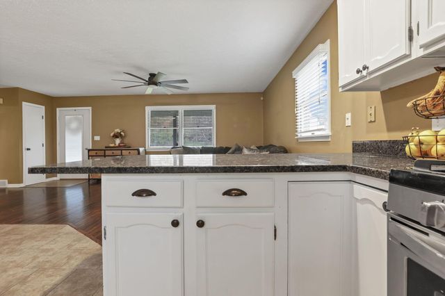 2204 Apple Valley Drive, Howard, OH 43028