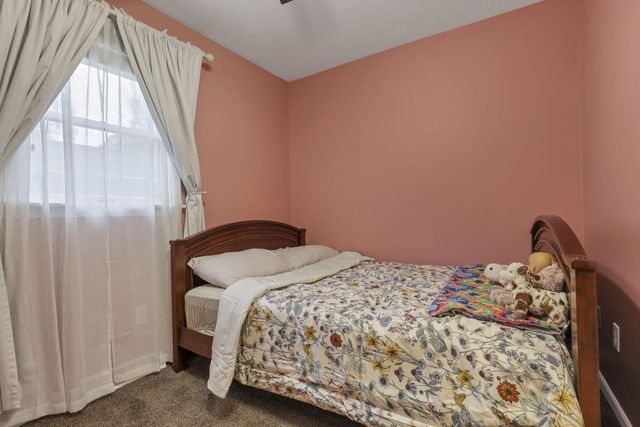 2204 Apple Valley Drive, Howard, OH 43028