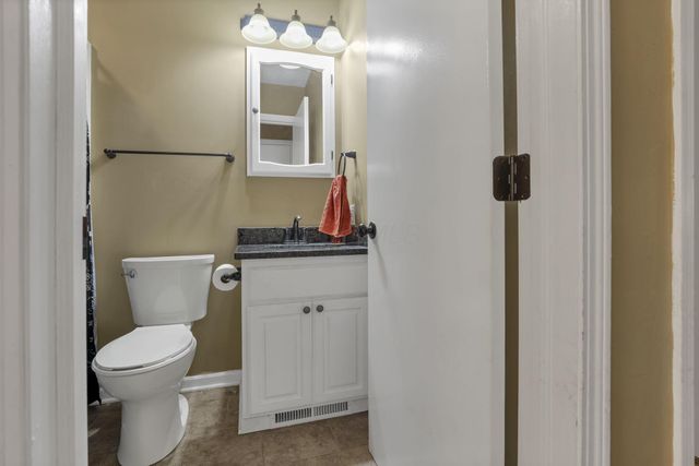 2204 Apple Valley Drive, Howard, OH 43028