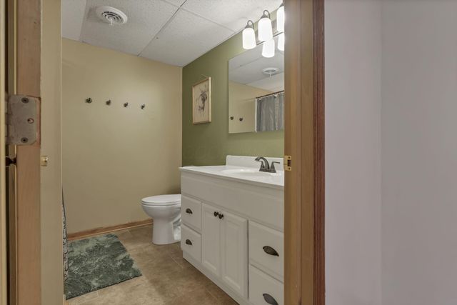 2204 Apple Valley Drive, Howard, OH 43028