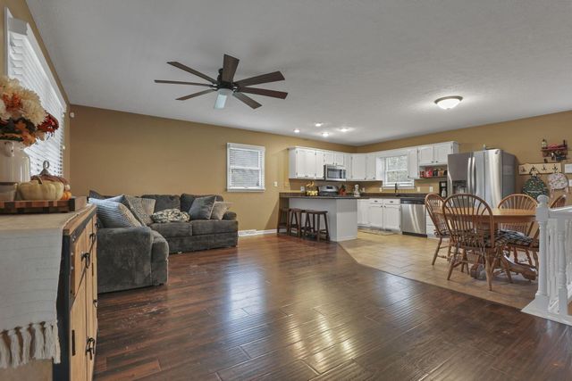 2204 Apple Valley Drive, Howard, OH 43028