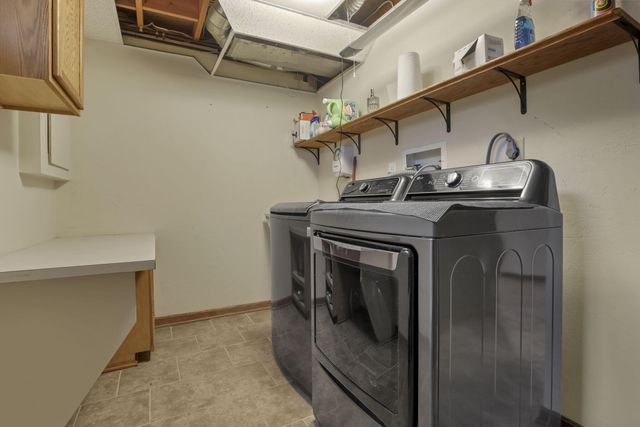 2204 Apple Valley Drive, Howard, OH 43028