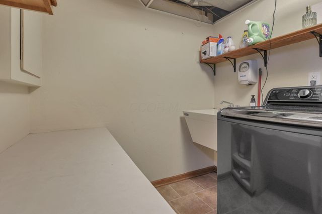 2204 Apple Valley Drive, Howard, OH 43028