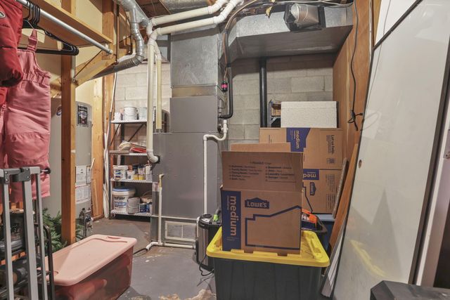 2204 Apple Valley Drive, Howard, OH 43028