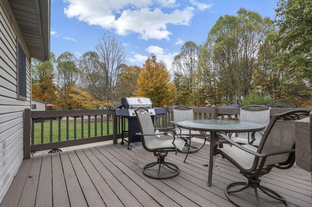 2204 Apple Valley Drive, Howard, OH 43028