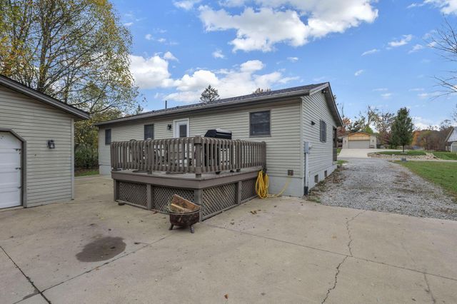 2204 Apple Valley Drive, Howard, OH 43028