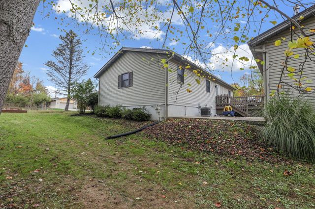 2204 Apple Valley Drive, Howard, OH 43028