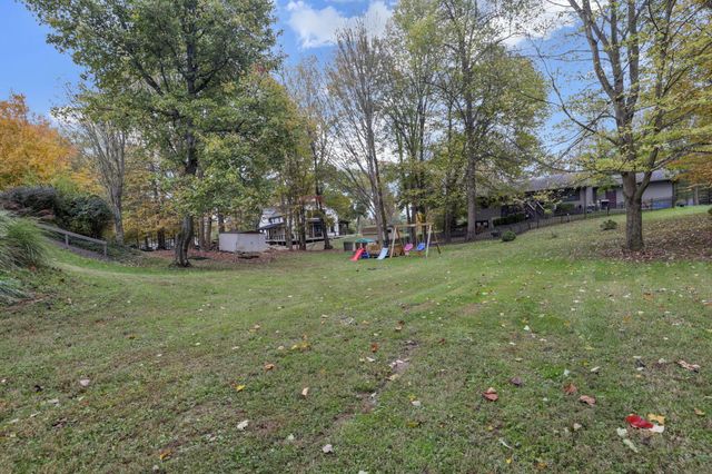 2204 Apple Valley Drive, Howard, OH 43028