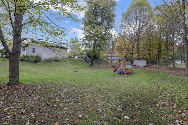 2204 Apple Valley Drive, Howard, OH 43028