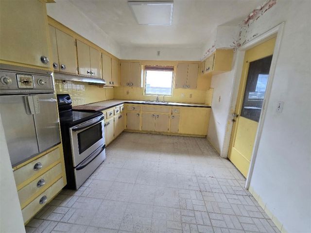2702 Hayes Street, Hollywood, FL 33020