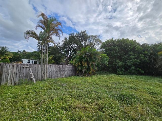 2702 Hayes Street, Hollywood, FL 33020