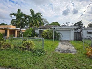 2702 Hayes Street, Hollywood, FL 33020