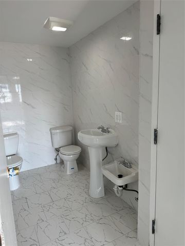 8866 Myrtle Avenue, Glendale, NY 11385