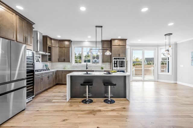 14 Balsam Hill Rd, Ludlow, MA 01056