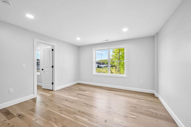 14 Balsam Hill Rd, Ludlow, MA 01056