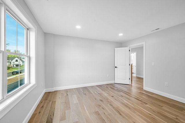 14 Balsam Hill Rd, Ludlow, MA 01056