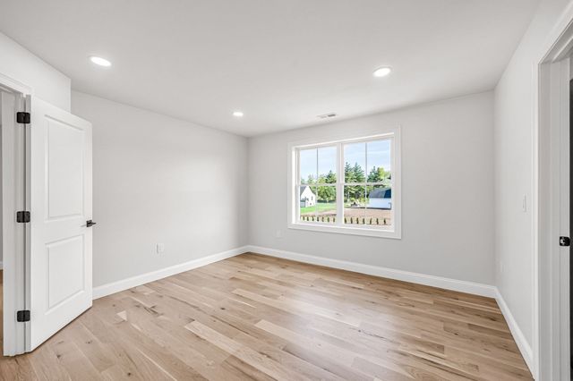 14 Balsam Hill Rd, Ludlow, MA 01056