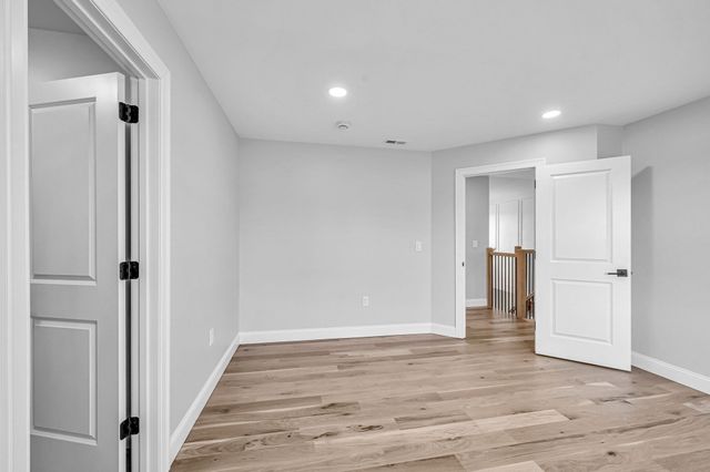 14 Balsam Hill Rd, Ludlow, MA 01056