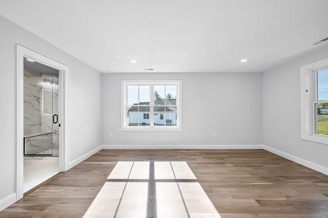 14 Balsam Hill Rd, Ludlow, MA 01056