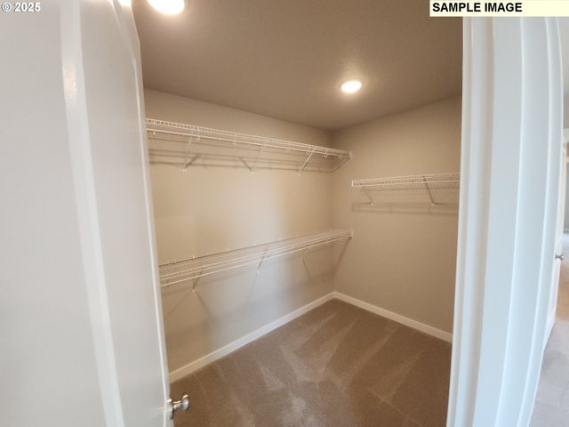 792 Magnolia Ave 51, Woodburn, OR 97071