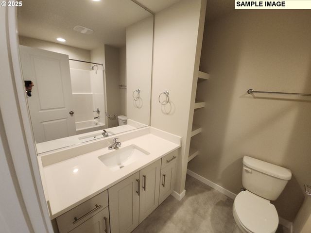 792 Magnolia Ave 51, Woodburn, OR 97071