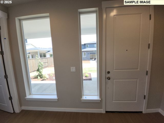 792 Magnolia Ave 51, Woodburn, OR 97071