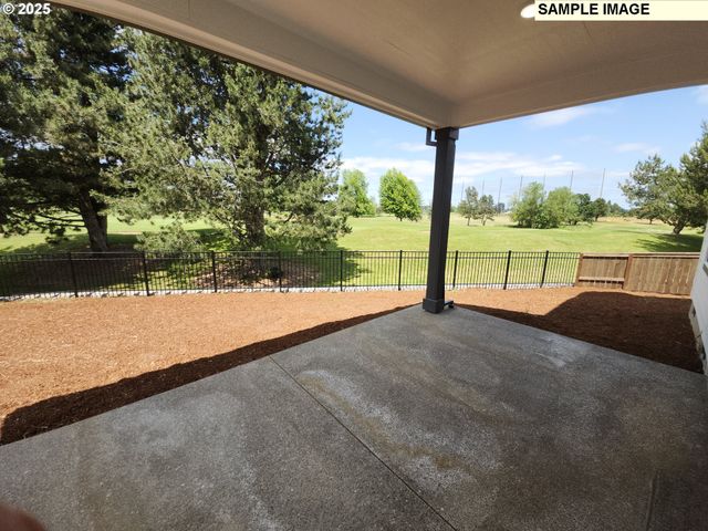 792 Magnolia Ave 51, Woodburn, OR 97071