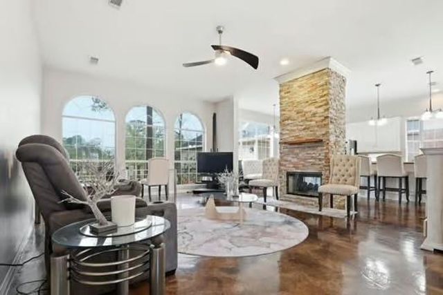 108 Inverness Drive, Conroe, TX 77356