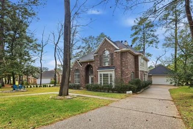 108 Inverness Drive, Conroe, TX 77356