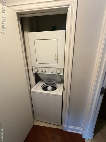 1001 W Jefferson Avenue 300 9-D, Detroit, MI 48226