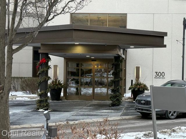 1001 W Jefferson Avenue 300 9-D, Detroit, MI 48226