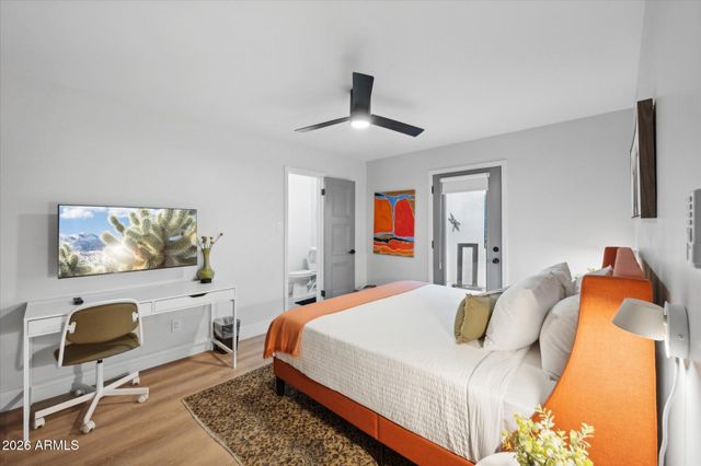 3802 E PICCADILLY Road, Phoenix, AZ 85018