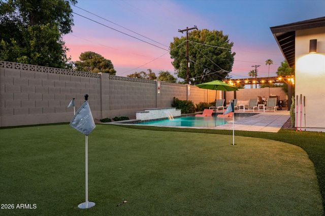 3802 E PICCADILLY Road, Phoenix, AZ 85018