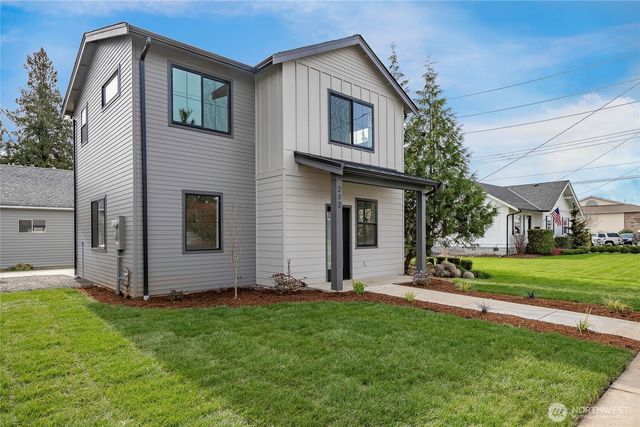 212 E Grover Street, Lynden, WA 98264