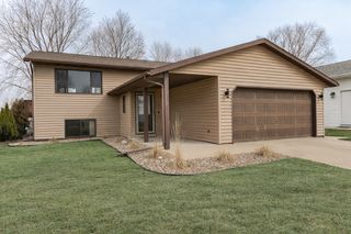 2007 23 1/2 Street SE, Rochester, MN 55904