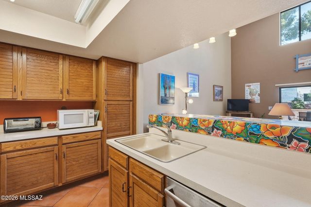 10117 E Arizmo Street, Tucson, AZ 85748