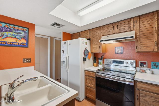 10117 E Arizmo Street, Tucson, AZ 85748