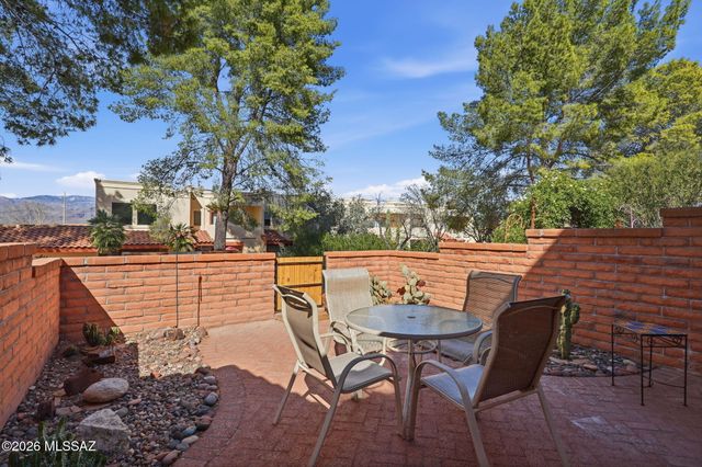 10117 E Arizmo Street, Tucson, AZ 85748