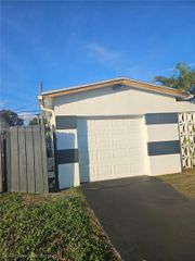 7817 Fairway 0, Miramar, FL 33023
