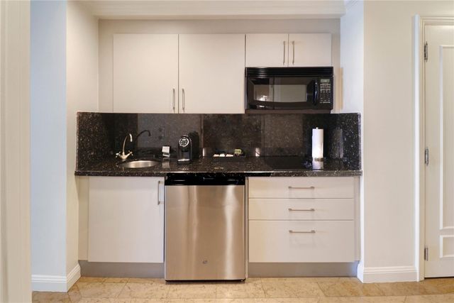 601 N Ft Lauderdale Bch Boulevard 906, Fort Lauderdale, FL 33304