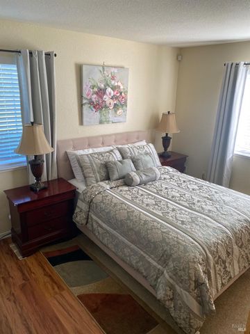 341 Lighthouse Dr, Vallejo, CA 94590